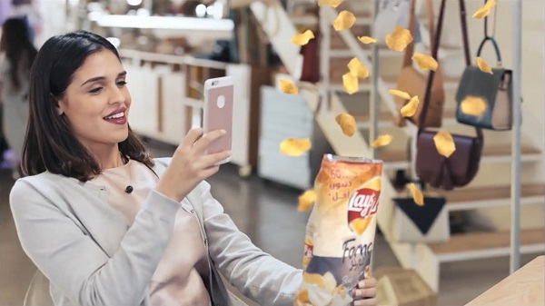 Commercial Lays Forno chips
